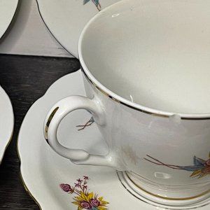 (small chips) Cmielow 2 Teacups & 4 Saucers Set